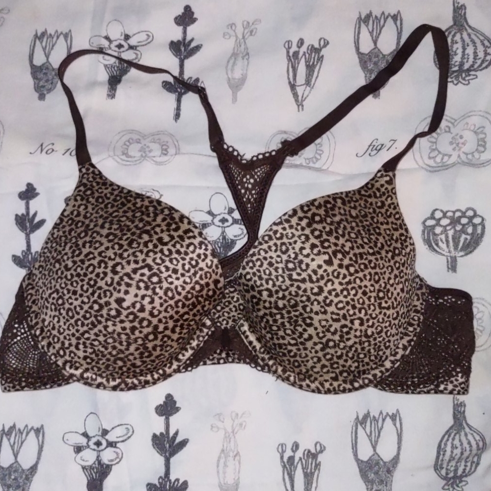 Maidenform leopard print lace t back bra!